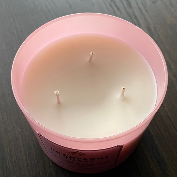 White Barn Champagne Toast Candle - Picture 6 of 10